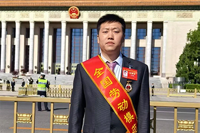 喜報(bào) | 聯(lián)得裝備肖清雄榮獲2025年“全國勞動模范”